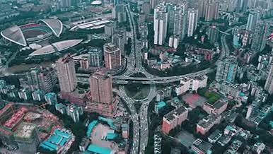 4k航拍重庆大公馆立交车流交通视频的预览图